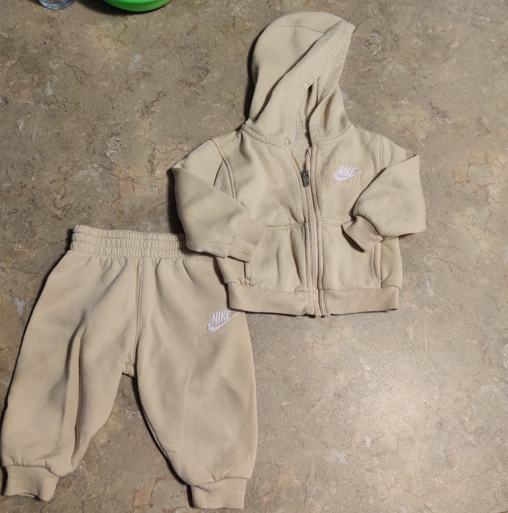 💙3for$23 Nike Kids Beige Jogger Set